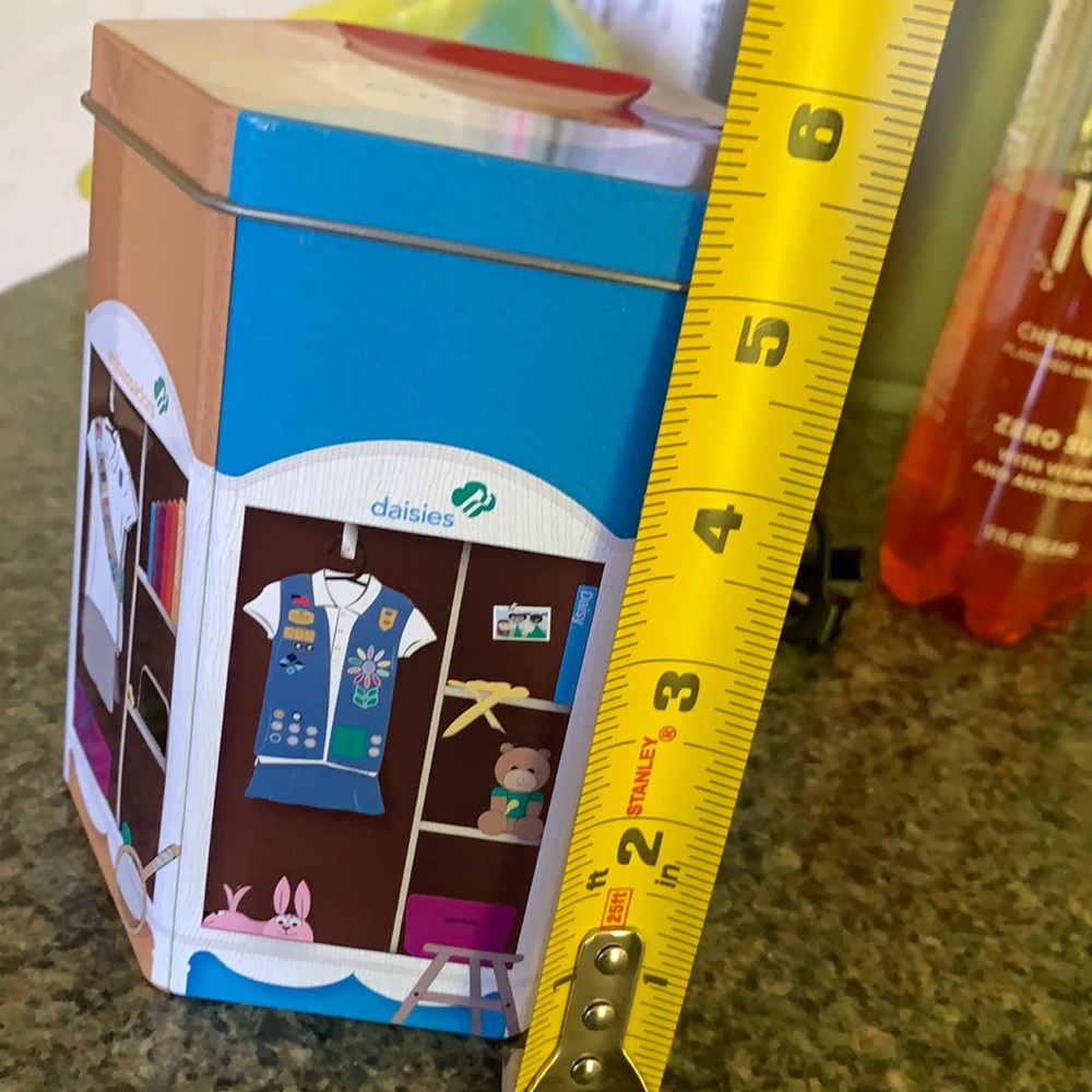 Girl Scouts tin, authentic 2018.